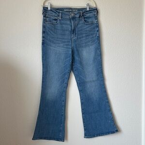 American Eagle Super High Rise Flare Jeans Size 14 Medium Wash